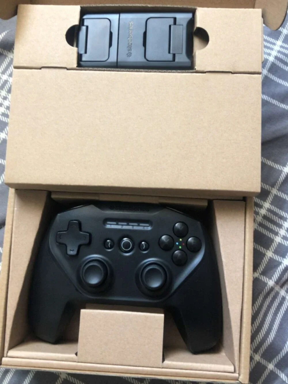SteelSeries Stratus Bluetooth Mobile Gaming Controller New In Box!